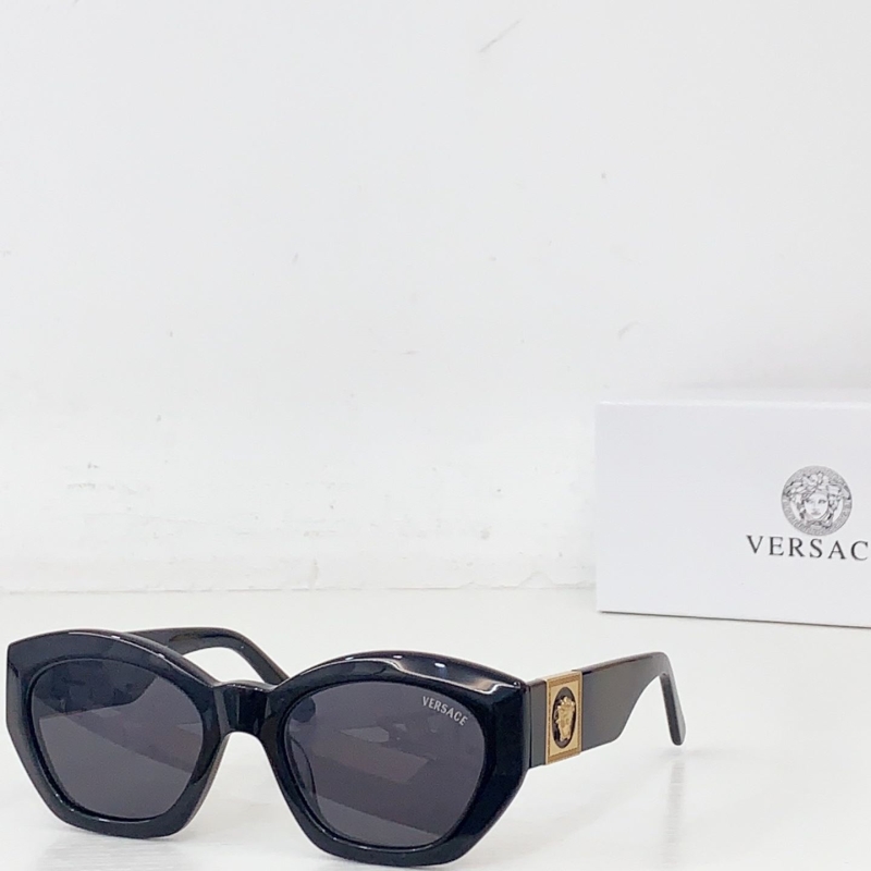 VERSACE